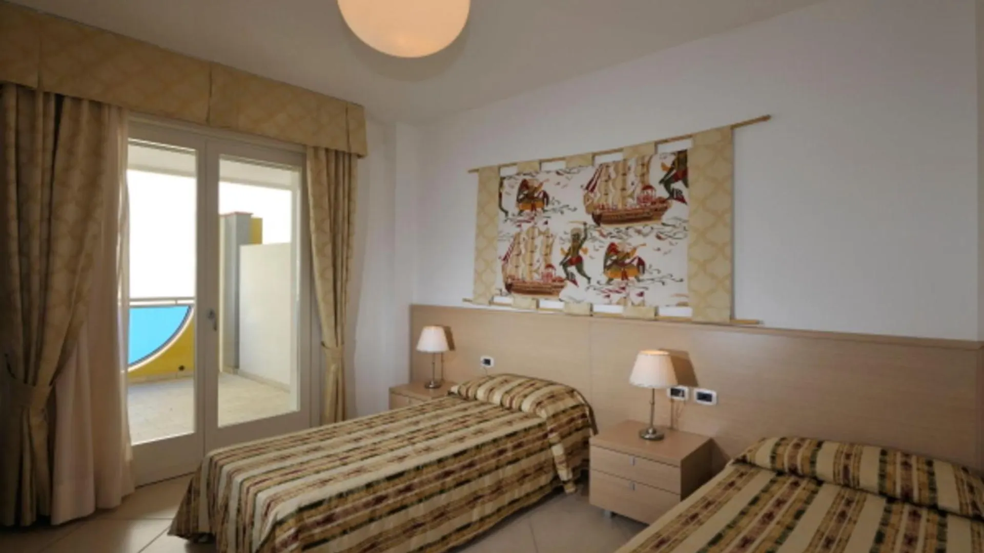 Spacious Apartment With Sea View And Large Terrace Bibione Italie
